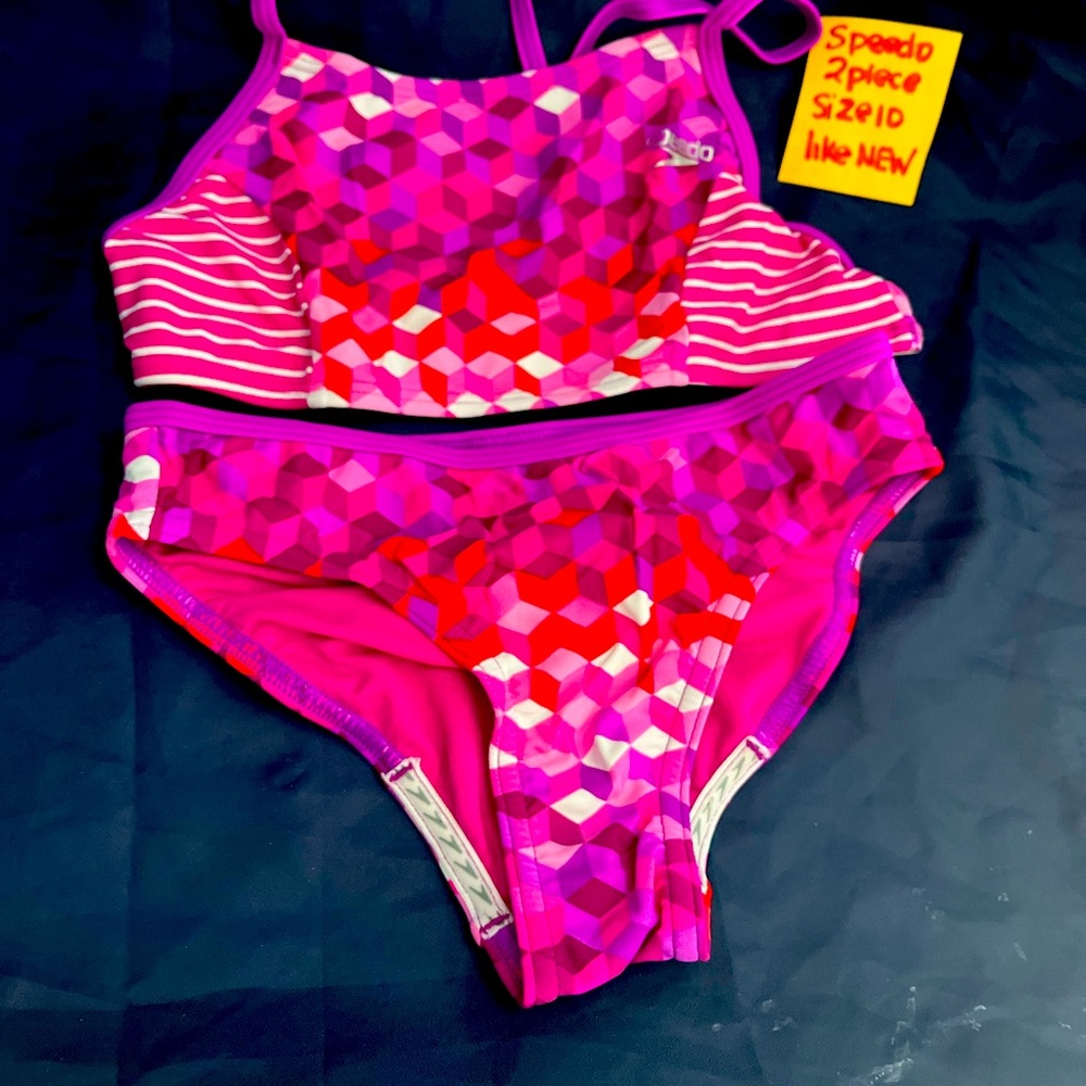 Girls 2 piece swim suit size 10 . Just like new. Speedo brand . No tags